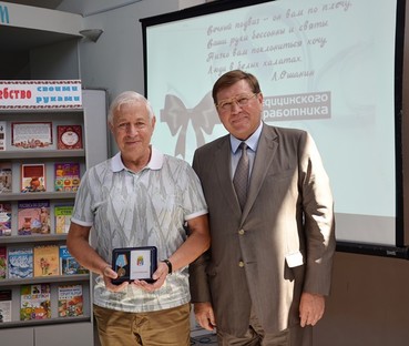 Профессор Н.Э. Темиров получил медаль «За доблестный труд на благо Аксайского района»